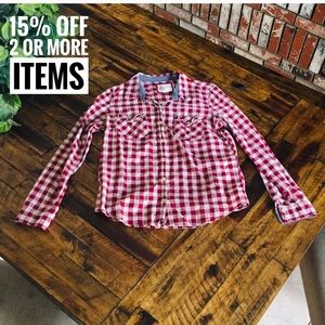 Woman Button down plaid shirts